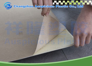 Giấy dán tường xốp 3D tự dính Màu trắng với kích thước 70cm * 77cm * 5mm